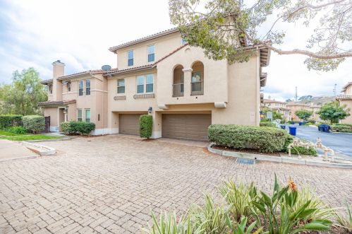 2728 Piantino Cir, San Diego CA 92108-4736 exterior