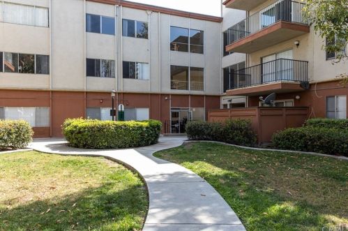 400 Acacia Ave, Fullerton CA  92831-4011 exterior