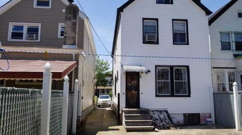 91-45 111th St, Jamaica, NY 11418-1638