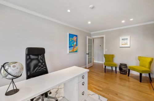 18 Ethel Ct, Redwood City CA  94061-2400 exterior