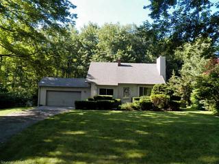 20 Candee Rd, Waterbury, CT 06712-1804