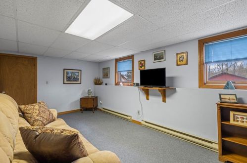 11 Pepper Bush Trl, South Kingstown RI  02874-2368 exterior