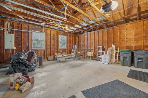 246 Church Rd, Allenstown NH  03275-2903 exterior