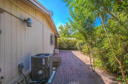 1325 Medallion St, Redlands CA  92374-2666 exterior