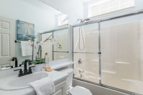 315 33rd St, Newport Beach CA  92663-3131 exterior