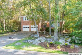 723 Versailles Dr, Huntsville, AL 35803-1778