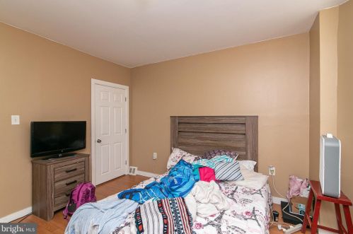 923 Atlantic Ave, Camden NJ  08104-1129 exterior