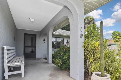 308 South Dr, Nokomis, FL 34275-1343