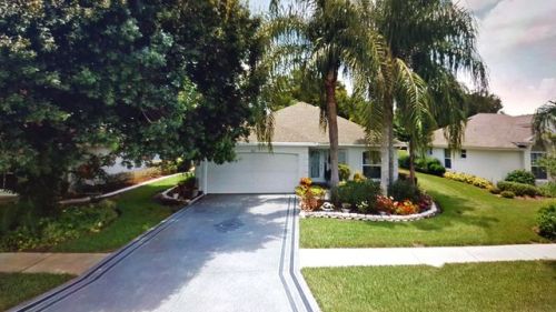 627 Juniper Way, Tavares, FL 32778-5619