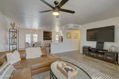 8638 Valley View Rd, Scottsdale, AZ 85250-6754