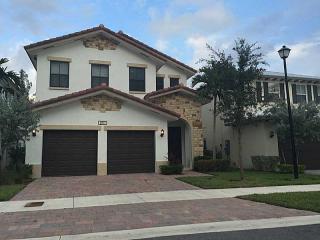 6911 104th Ct, Miami, FL 33173-1373