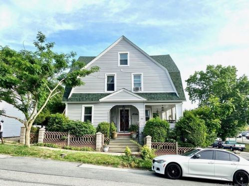94 Neptune Ave, United States Coast Guard Ac CT  06320-2835 exterior