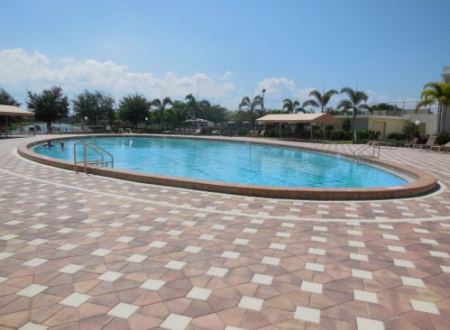 147 Chatham G, West Palm Beach FL  33417-1823 exterior