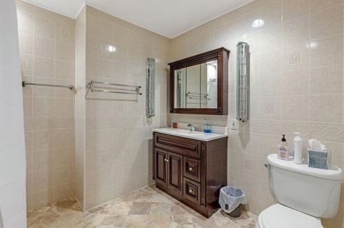 264 Lindsay Rd, Zelienople PA  16063-3210 exterior