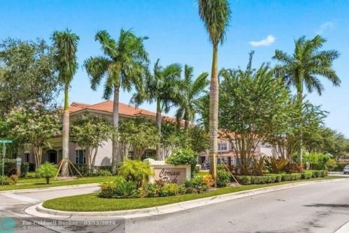 60 Lancaster Rd, Boynton Beach, FL 33426-8431
