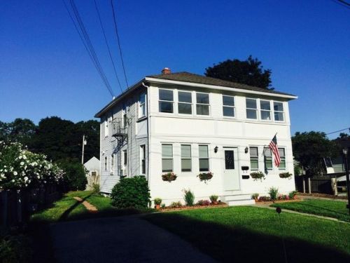 11 Overton St, Warwick, RI 02889-9712