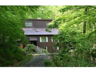 987 Texas Hill Rd, Mechanicsburg, VT 05461-9568