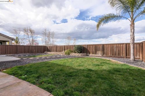 415 Sonnet Ct, Oakley CA  94561-5087 exterior