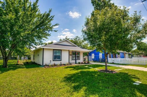 2568 Bruce St, Fort Worth, TX 76111-1830