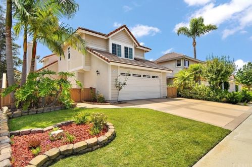 1955 Rosewood St, Vista, CA 92081-7309
