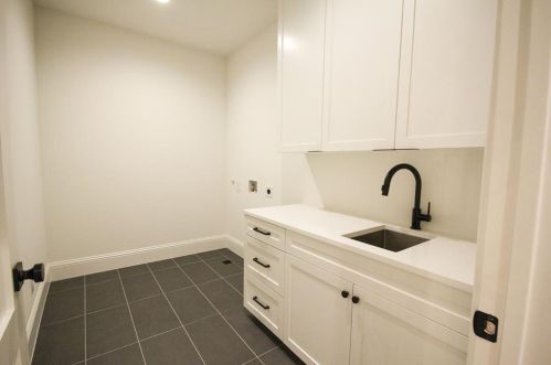 1509 El Campo Dr, Dallas TX 75218-3523 exterior