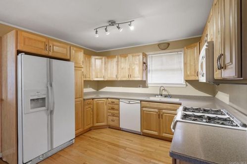 1340 Route 208, Washingtonville NY  10992-1900 exterior