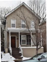 95 Palisade Ave, Outwater, NJ 07026-3005