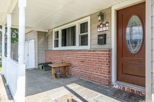 53 Minerva Rd, North Lindenhurst, NY 11757-6820