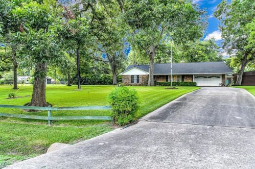 808 Strange Dr, Richmond, TX 77406-3933