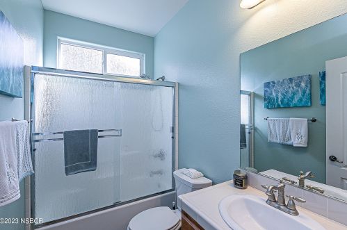 2518 Calderon Dr, Santa Maria CA  93455-7410 exterior