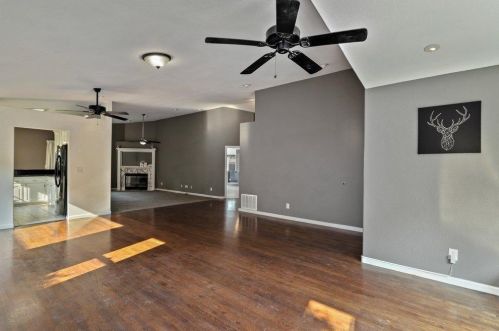 321 La Loma Ave, Modesto CA  95354-1329 exterior