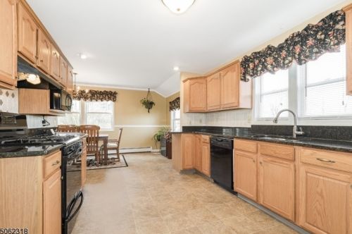 78 Hunters Ln, Sparta NJ  07871-2556 exterior