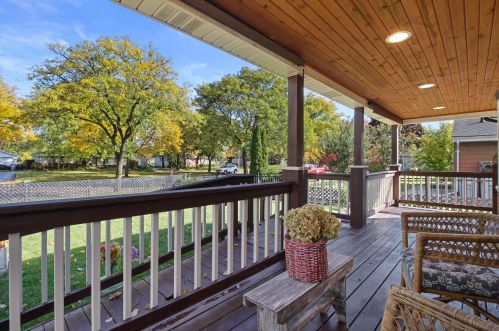 5515 Honey Crk Dr, Milwaukee WI 53221-4012 exterior