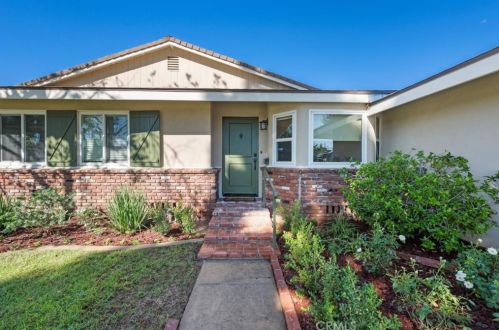 960 Clinton St, Orange, CA 92867-6109