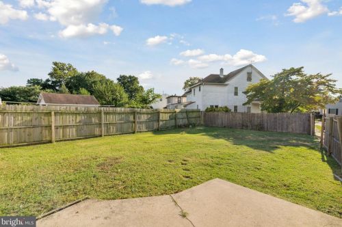 200 Delsea Dr, West Deptford NJ  08093-1221 exterior