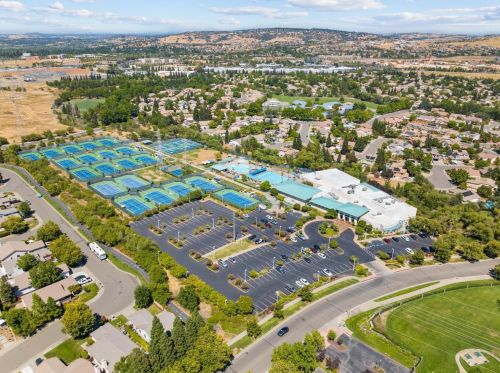 885 Halidon Way, Folsom CA  95630-8406 exterior