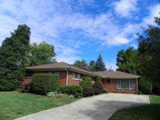 355 Greenbriar Rd, Lexington, KY 40503-2635