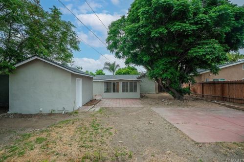 1445 Salina St, Upland CA  91786-8132 exterior