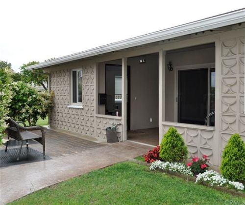 1281 Mayfield Rd, Seal Beach, CA 90740-3681