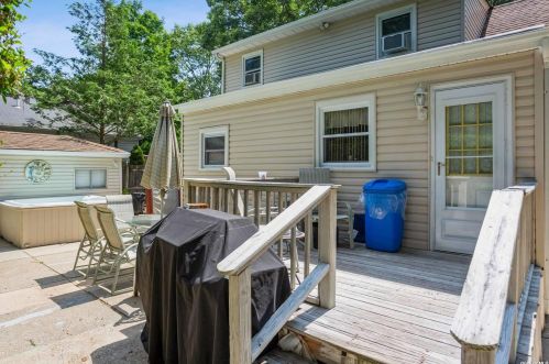 79 Somerset Ave, Manor Park NY  11950-4224 exterior