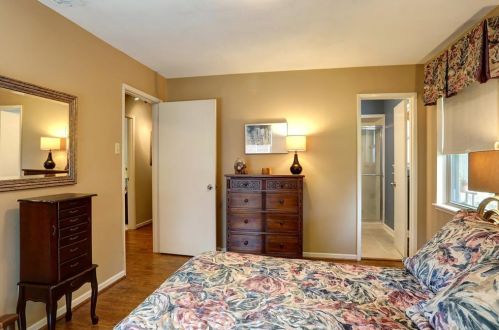 9905 Estate Ln, Dallas TX  75238-2130 exterior