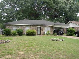 1325 Heathcliff Dr, Memphis TN  exterior