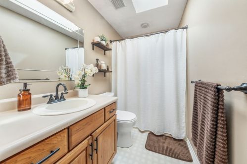 2500 Hollywood Dr, Gibsonia PA  15044-8385 exterior