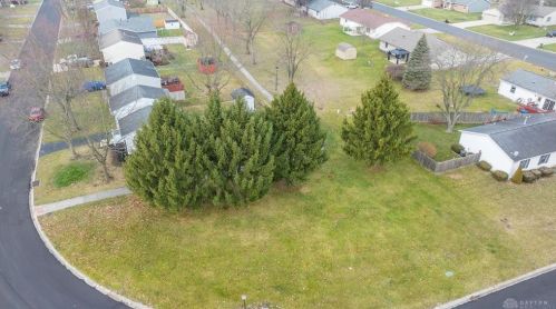 180 Woburn Farm Cir, Englewood OH  45322-3425 exterior