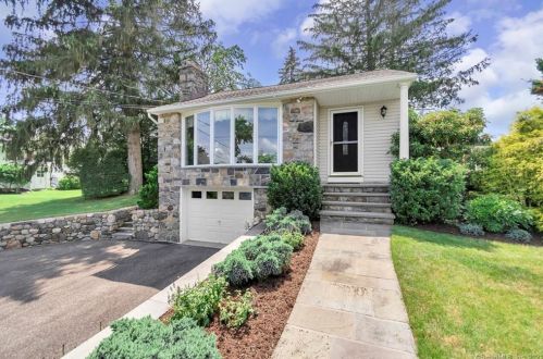81 Ball Pond Rd, Danbury, CT 06811-2849