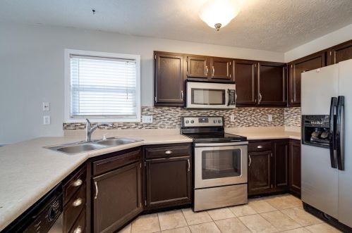 2047 River Birch Dr, Amelia OH  45102-2320 exterior