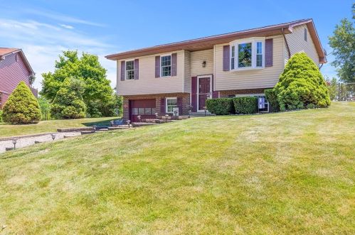 156 Venango Ct, New Kensington, PA 15068-9354