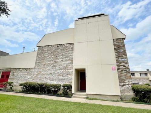 2301 Trellis Pl, Richardson, TX 75081-4742
