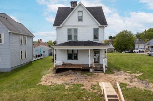 225 Station St, Mc Donald PA  15057-1137 exterior