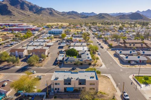 1102 Cheryl Dr, Phoenix AZ 85028-4436 exterior